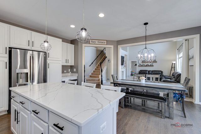 7404 Brentwood Lane, Gurnee, IL 60031