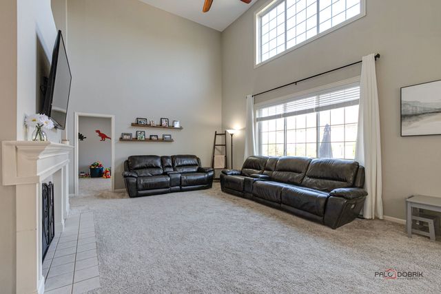 7404 Brentwood Lane, Gurnee, IL 60031