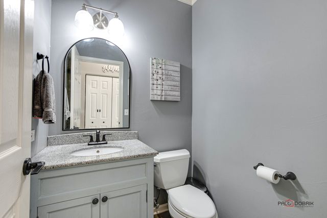 7404 Brentwood Lane, Gurnee, IL 60031