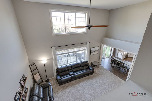 7404 Brentwood Lane, Gurnee, IL 60031