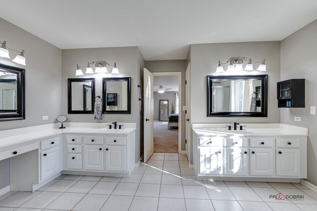 7404 Brentwood Lane, Gurnee, IL 60031