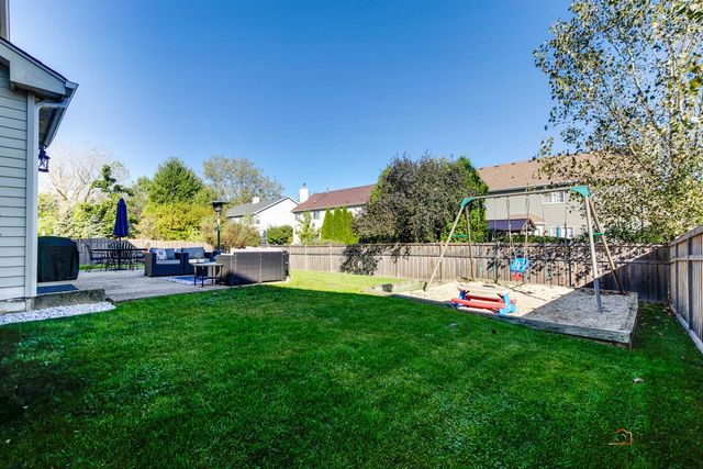 7404 Brentwood Lane, Gurnee, IL 60031