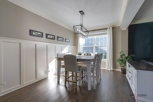 7404 Brentwood Lane, Gurnee, IL 60031