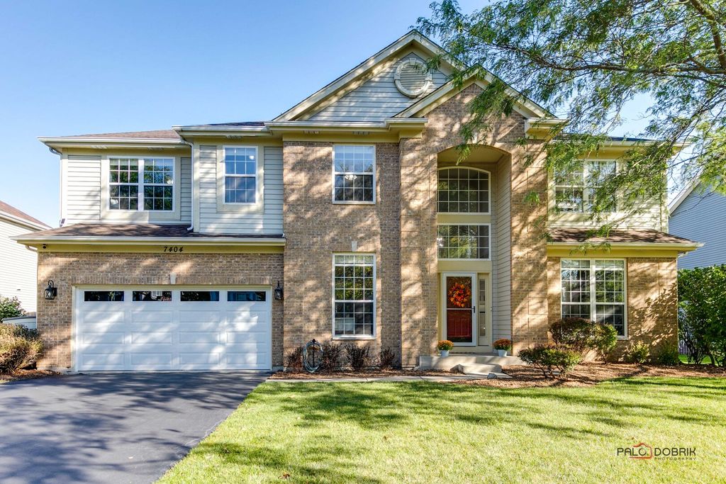 7404 Brentwood Lane, Gurnee, IL 60031