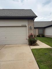 13229 Highland Circle 51, Sterling Heights, MI 48312