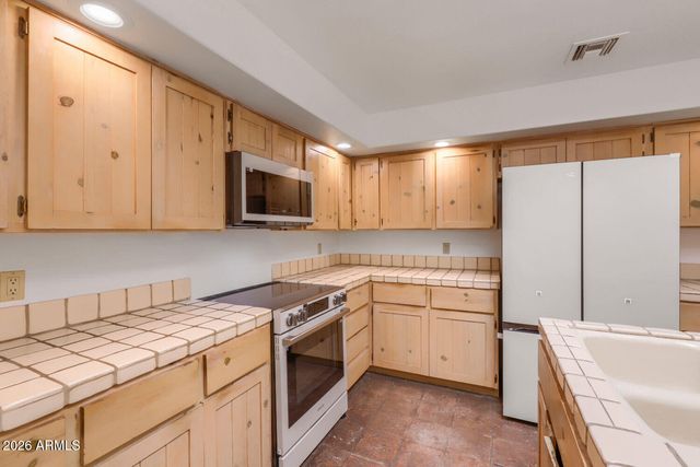 6411 S RIVER Drive 4, Tempe, AZ 85283