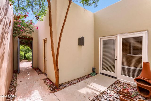 6411 S RIVER Drive 4, Tempe, AZ 85283