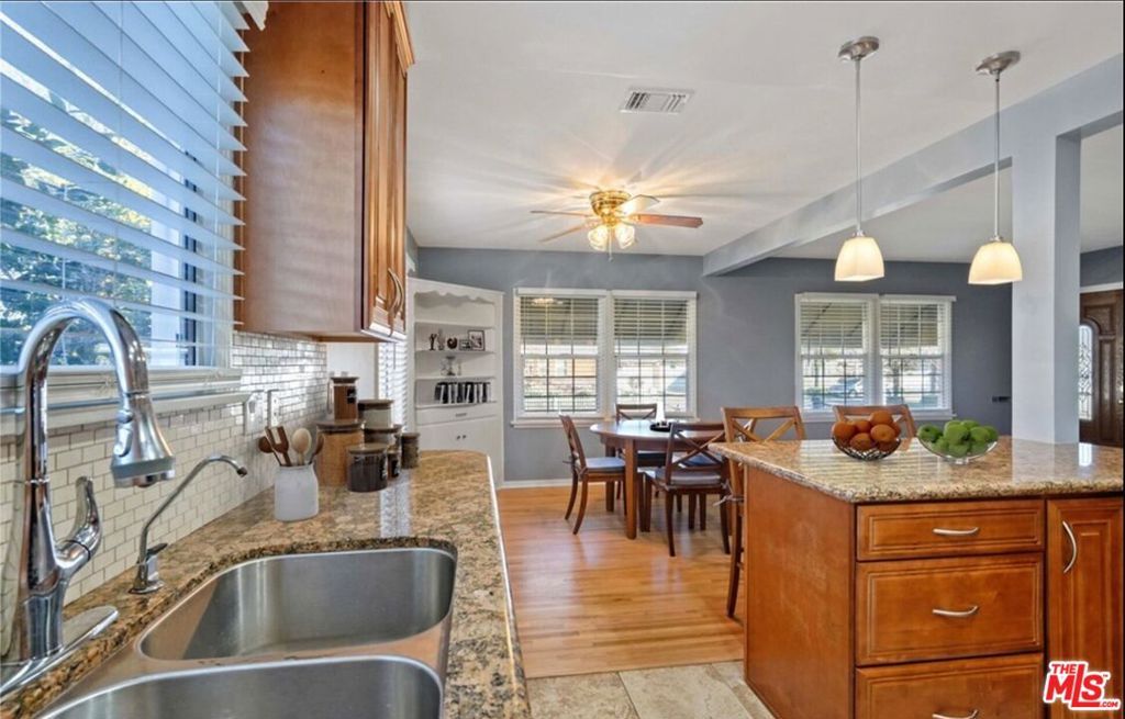 Image 11 of property listing at 8433 Tunney Avenue, Northridge, CA 91324