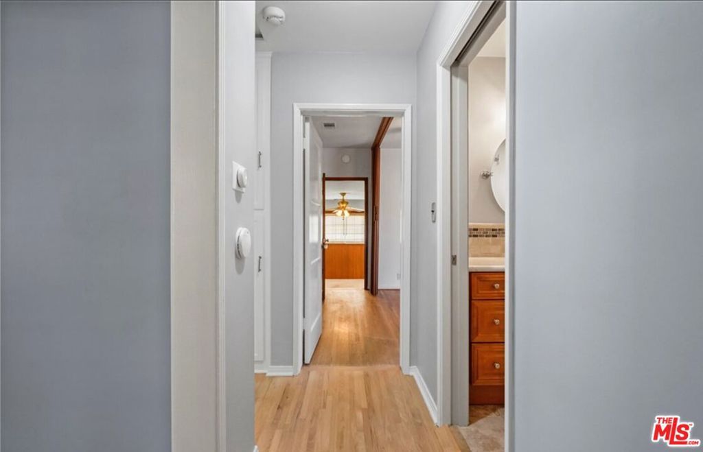 Image 23 of property listing at 8433 Tunney Avenue, Northridge, CA 91324