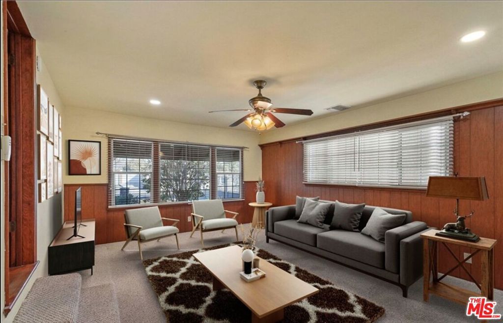 Image 7 of property listing at 8433 Tunney Avenue, Northridge, CA 91324
