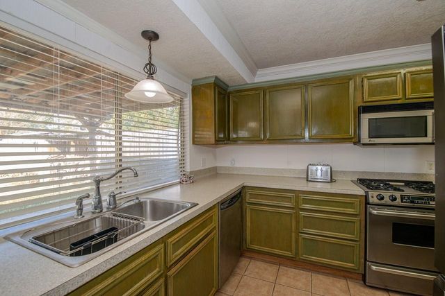 820 Enfield Lane, Beaumont, TX 77707