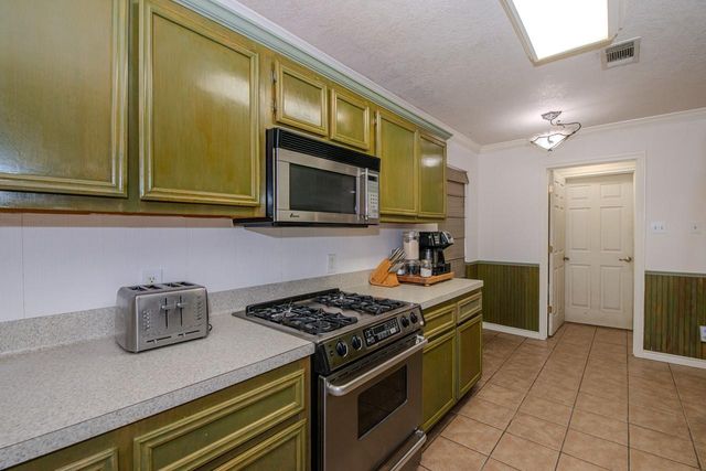 820 Enfield Lane, Beaumont, TX 77707