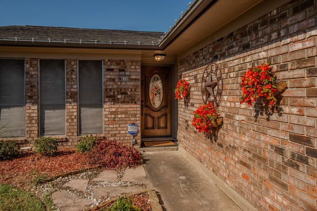 820 Enfield Lane, Beaumont, TX 77707