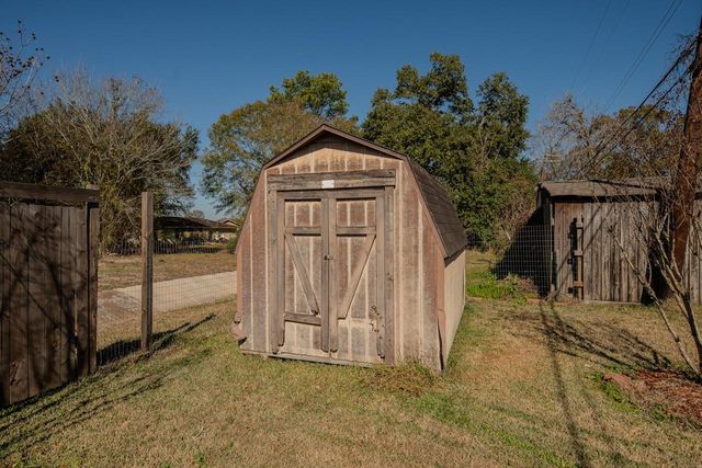 820 Enfield Lane, Beaumont, TX 77707