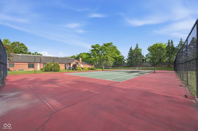 9278 Oak Run East Drive, Indianapolis, IN 46260