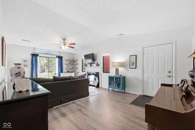 9278 Oak Run East Drive, Indianapolis, IN 46260