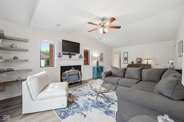 9278 Oak Run East Drive, Indianapolis, IN 46260