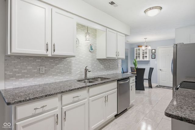 9278 Oak Run East Drive, Indianapolis, IN 46260