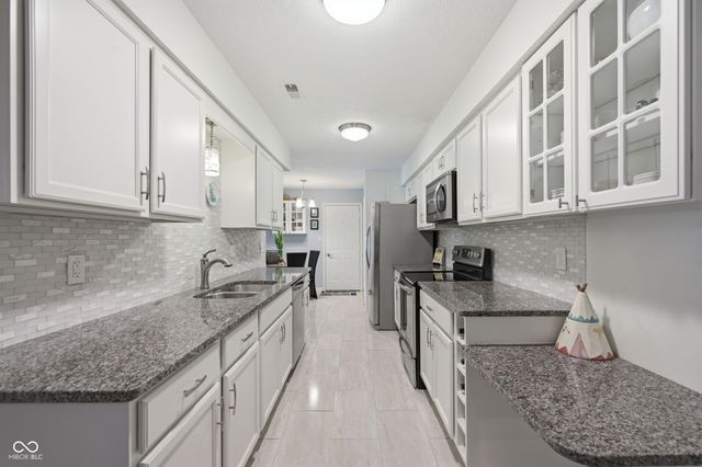 9278 Oak Run East Drive, Indianapolis, IN 46260