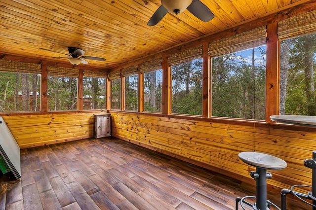 1542 Hillbilly Heaven, Livingston, TX 77351