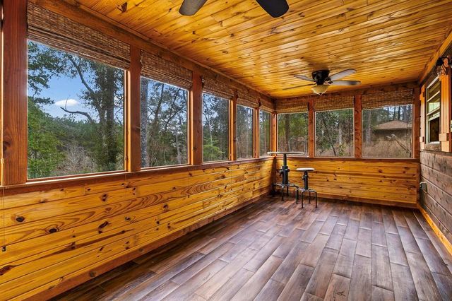 1542 Hillbilly Heaven, Livingston, TX 77351