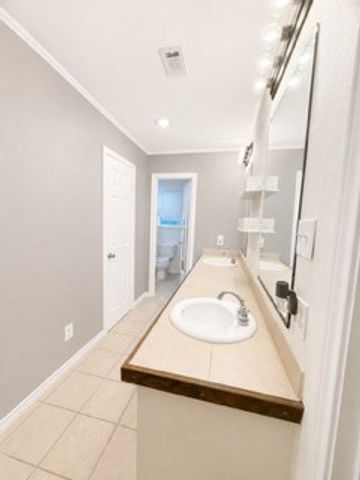 222 La Jolla Drive, Athens, TX 75751