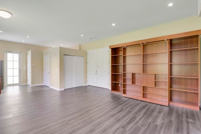 10075 Freesian Way, Wellington, FL 33449