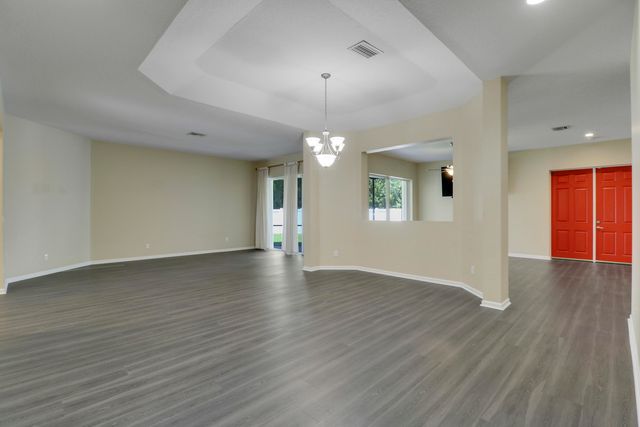 10075 Freesian Way, Wellington, FL 33449