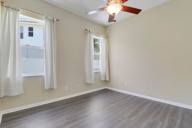 10075 Freesian Way, Wellington, FL 33449