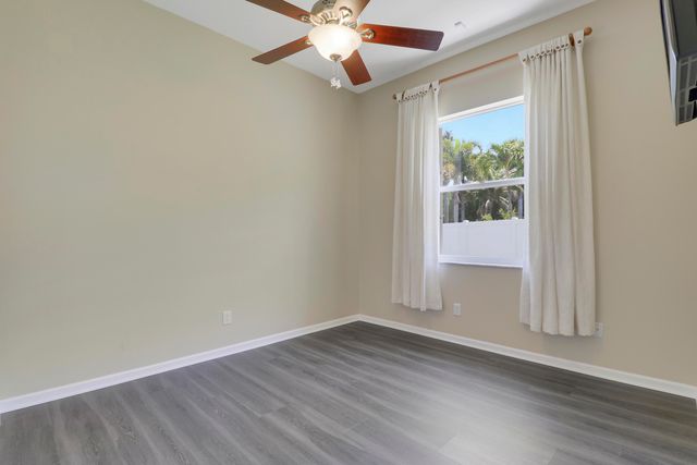 10075 Freesian Way, Wellington, FL 33449