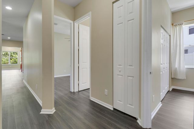 10075 Freesian Way, Wellington, FL 33449