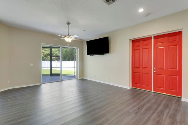 10075 Freesian Way, Wellington, FL 33449