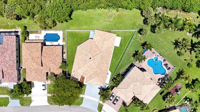 10075 Freesian Way, Wellington, FL 33449