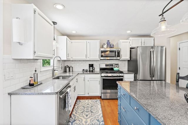 3 Thomas Drive, Franklin, MA 02038