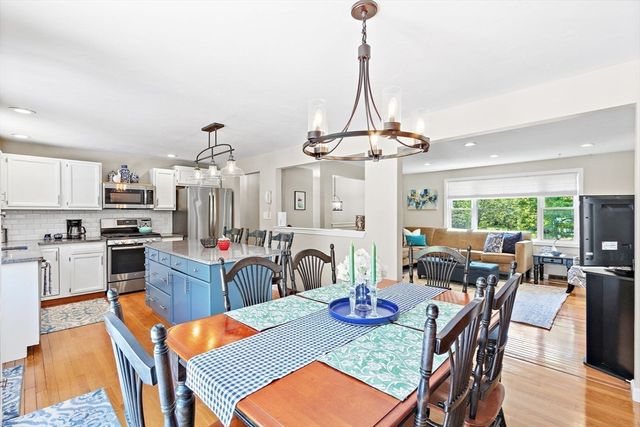3 Thomas Drive, Franklin, MA 02038