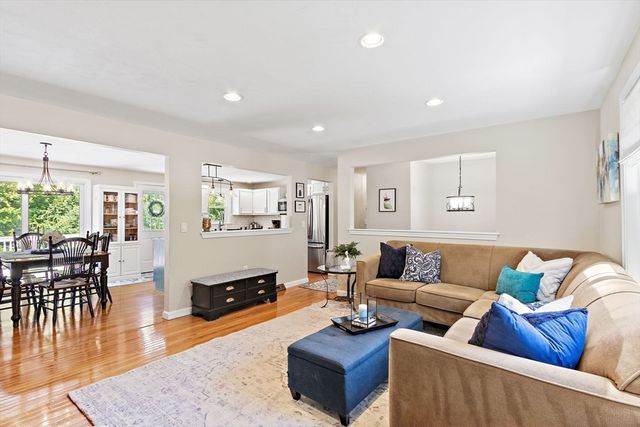 3 Thomas Drive, Franklin, MA 02038