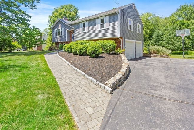 3 Thomas Drive, Franklin, MA 02038