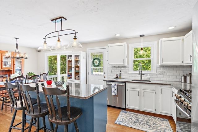 3 Thomas Drive, Franklin, MA 02038