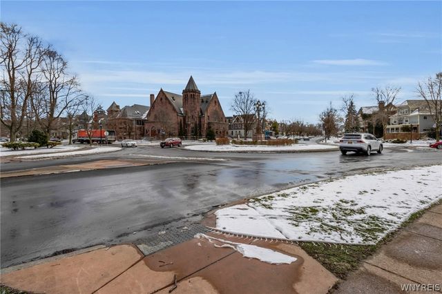 484 Richmond Avenue, Buffalo, NY 14222