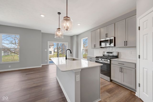 4212 Hayden Valley Drive, Bargersville, IN 46106