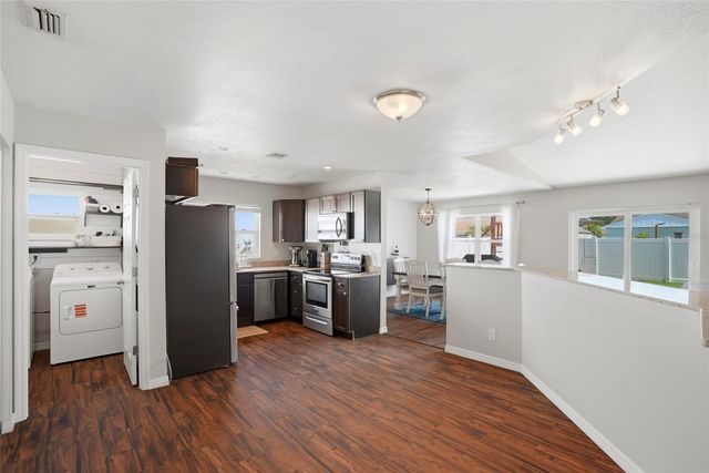 8405 SOMERSET DRIVE, Largo, FL 33773