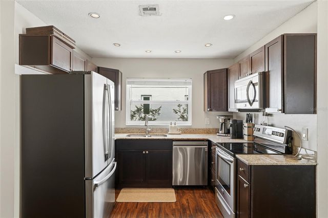 8405 SOMERSET DRIVE, Largo, FL 33773