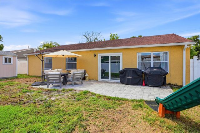 8405 SOMERSET DRIVE, Largo, FL 33773