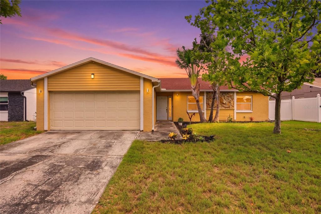8405 SOMERSET DRIVE, Largo, FL 33773