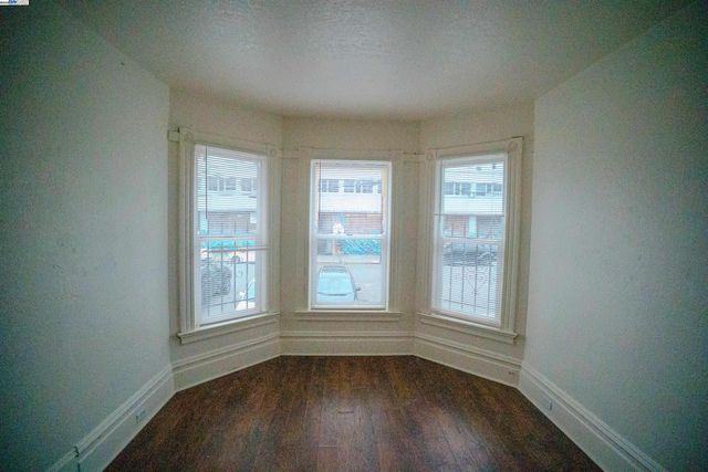 866 Isabella St, Oakland, CA 94607