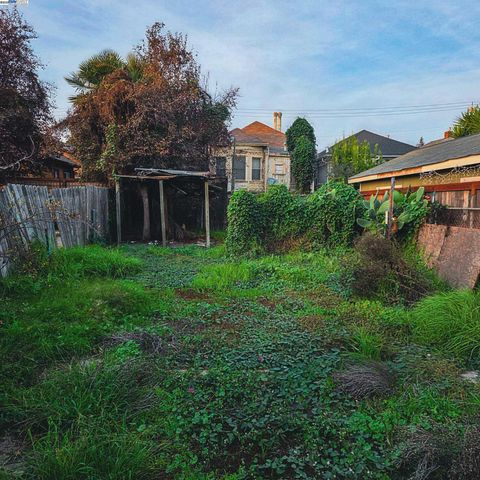 866 Isabella St, Oakland, CA 94607