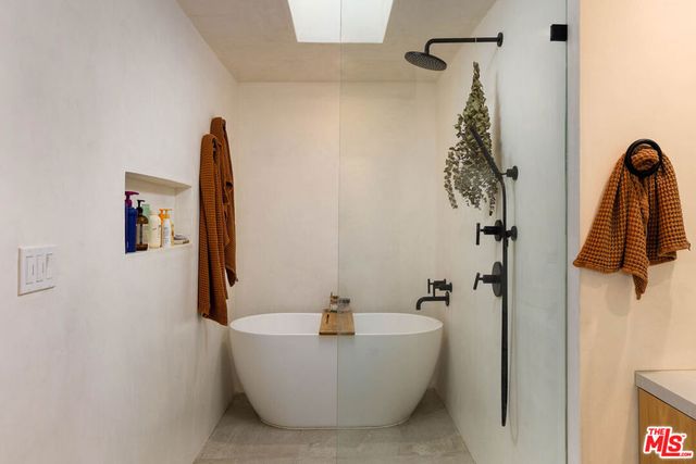 1906 N Beverly Glen Boulevard, Los Angeles, CA 90077