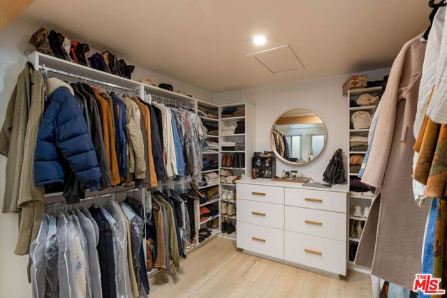 1906 N Beverly Glen Boulevard, Los Angeles, CA 90077