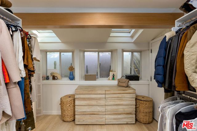 1906 N Beverly Glen Boulevard, Los Angeles, CA 90077