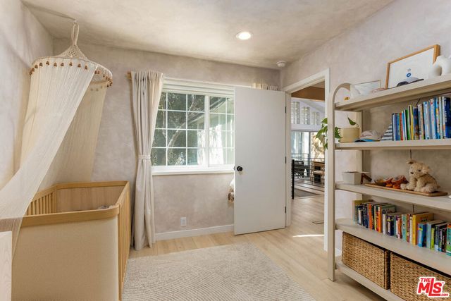 1906 N Beverly Glen Boulevard, Los Angeles, CA 90077